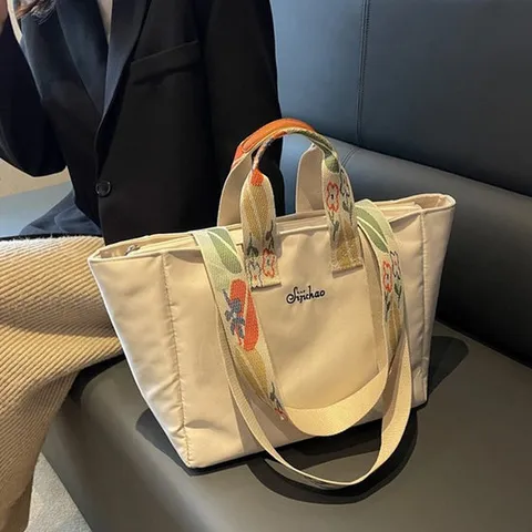 [이쁘다] 트래브 플라워 토트백