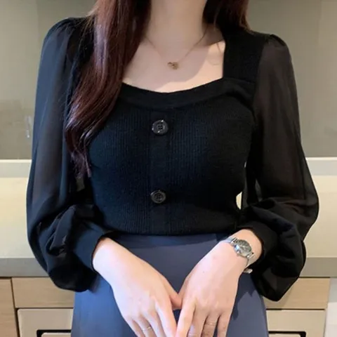 [옷자락]여자 여성스런 네모넥 퍼프 셔링 버튼 니트 블라우스