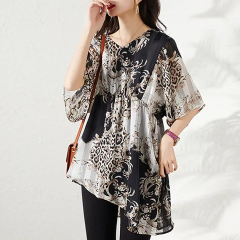 [유니제이] 라깅 브이넥 쉬폰 패턴 블라우스