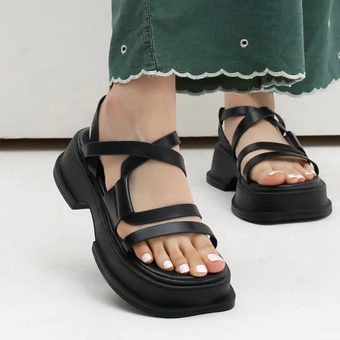 볼드 아웃솔 여성여자 여름 스트랩 통굽샌들 5cm