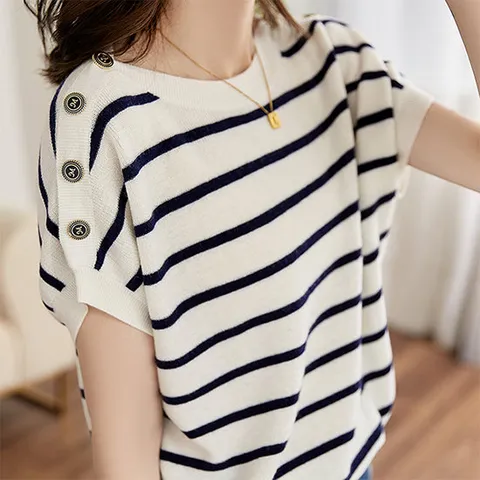 [패션시그널] 숄더골드버튼라인 스트라이프 니트 6D5F22