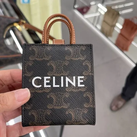 셀린느 트리오페 캔버스 마이크로 버티컬 카바스 백 10I492CZ1