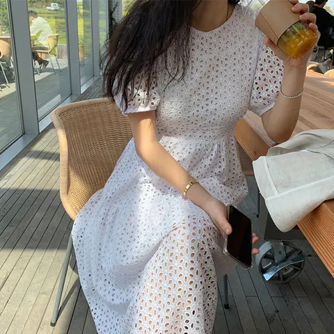 [아리엘스타일]썸머시즌 여리핏 샬로미펀칭원피스