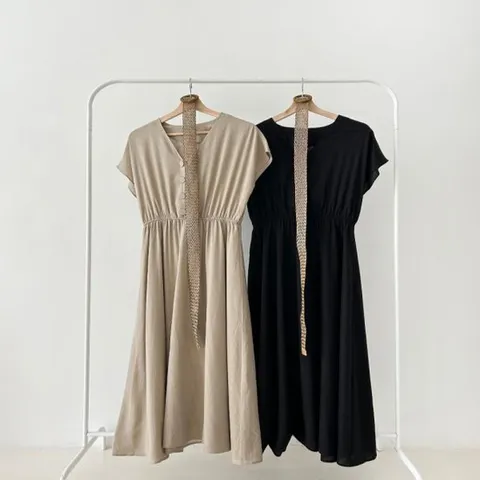 [옷자락]여자 마원단 투컬러 허그 SS 프릴 후레아 원피스