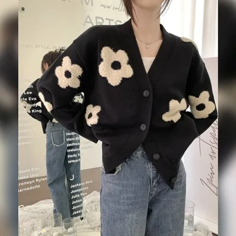 [이쁘다] 셀티 플라워 니트 가디건