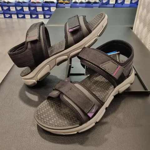 프로스펙스_UP23S411BK_공용 스포츠샌들 SPB311