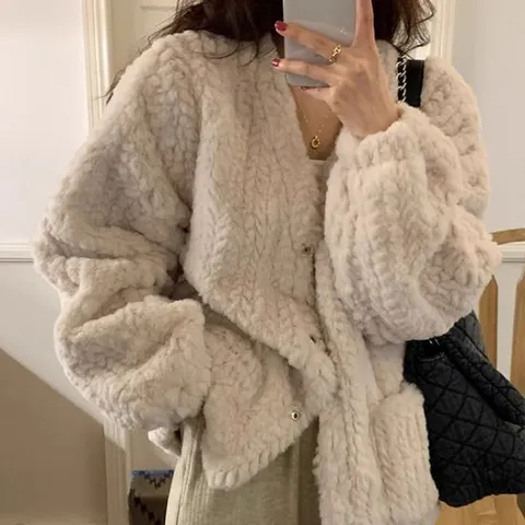 [아임아임]바이엘 레빗 퍼 볼륨 가디건