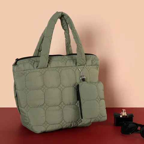 [블로썸스틸]대학생 직장인 겨울 패딩 스퀘어 여자 토드백 가방