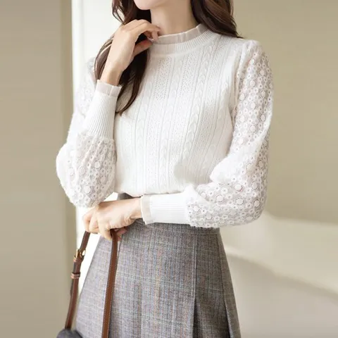 [스타일온미] 레도라 레이스 슬리브 프릴넥 니트 블라우스