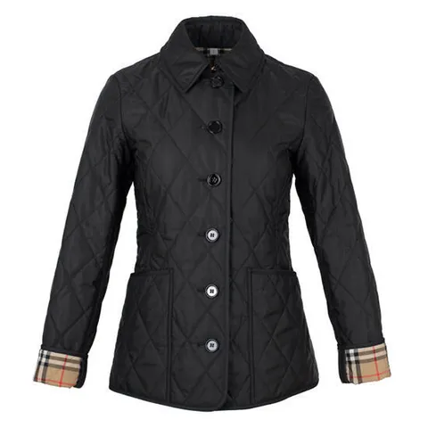 버버리 여성 다이아몬드 퀼팅 재킷 8049866 (BLACK)