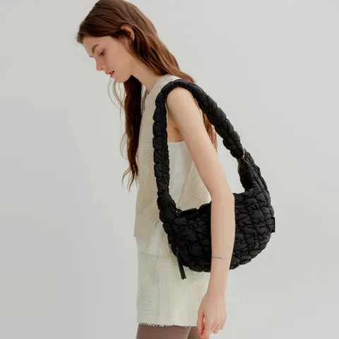 세인트스코트 에이든 퀼팅 미디움 크로스백 NBK5751 블랙