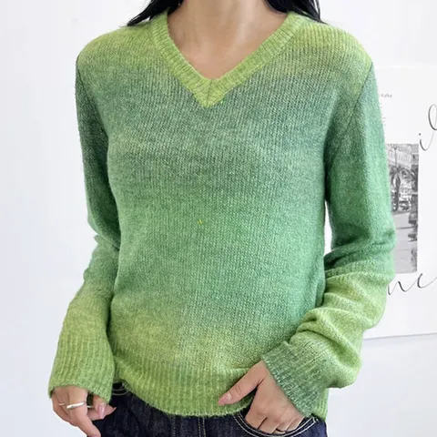 여자 그린 그라데이션 간절기 브이넥 니트 티셔츠