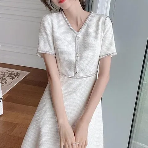 고급스러운 느낌 브이넥 진주 버튼 원피스 화이트