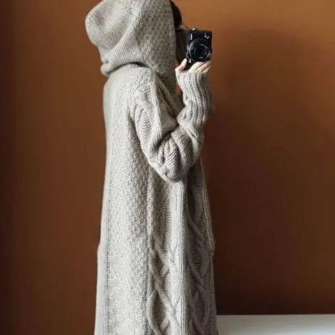 후드 유니크한 매력적인 모자달린 롱 가디건 연출