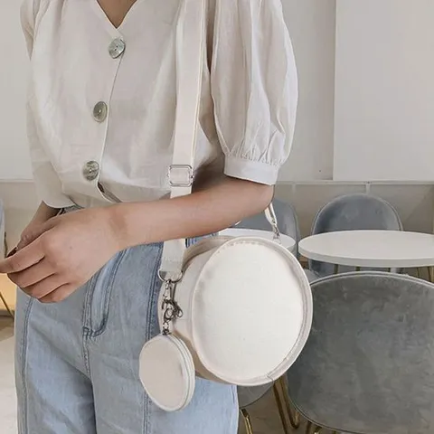 여성가방 심플 바디 동그란 쉐이프가 귀여운 탬버린택 숄더백