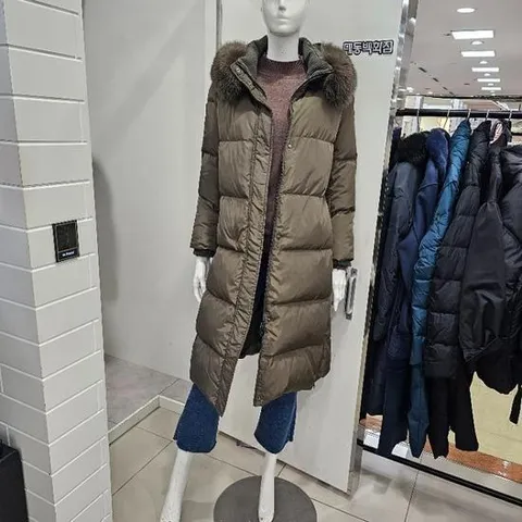 엠벨라 DP01 폭스퍼구스패딩 MMBCW11JP004