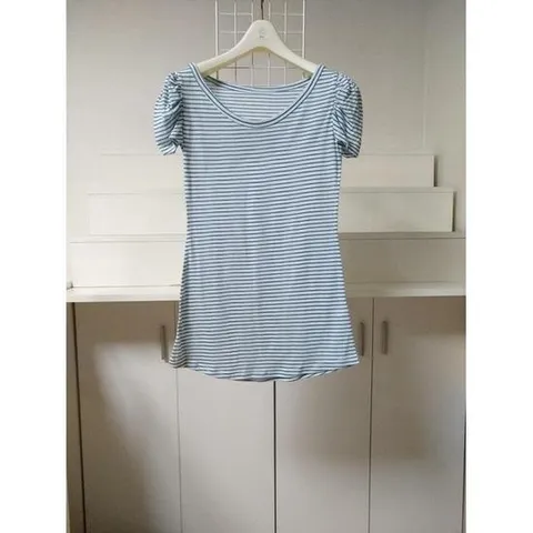 여성 의류 퍼프 소매 줄무늬 라운드 티셔츠 NA-T