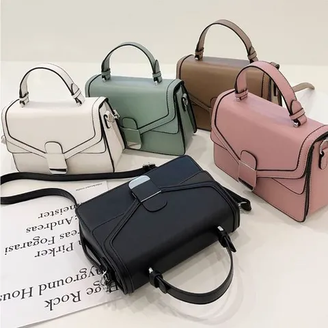 직장인룩 오피스룩 여성백 20대 30대 회사원 데일리백