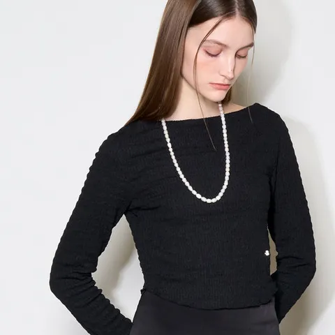 WOMAN 보트넥 링클 크롭 티셔츠 [BLACK] / WBD1L01504