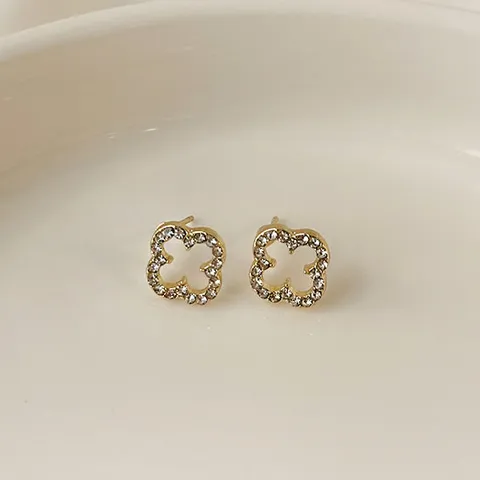 [925 Silver] 클로버 큐빅 데일리 스터드 귀결이