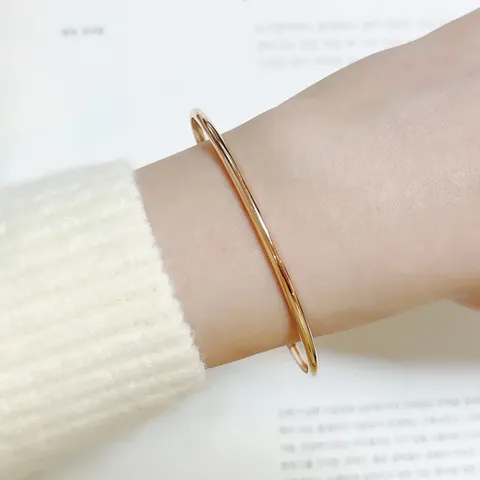 14k 2.5mm 레이어드 할로우 파이프 링 뱅글 팔찌