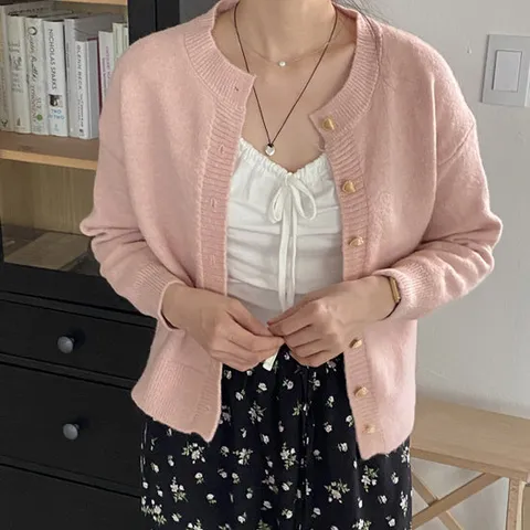 [드레스날다]다가오는봄 하트단추 라운드넥 울 니트 가디건