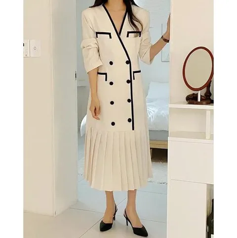 돌잔치룩 추천 브이넥 밑단 플리츠 롱원피스