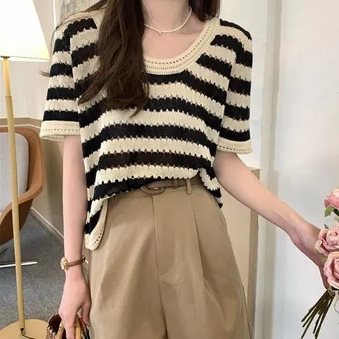 [리더스]  시원한 배색 스트라이프 펀칭 포인트 니트