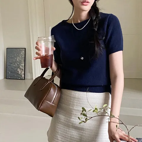 [드레스날다]넥라인예쁜 심플 베이직 라운드 반팔 니트