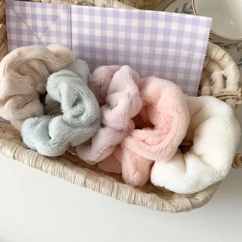 HOTBBA / 헤어슈슈 털 곱창밴드 URK084