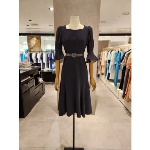 [ 현대백화점 ]지고트 오프 숄더 카라 원피스 JP4E0OP033