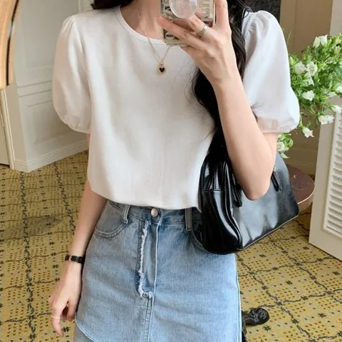 데일리하게 입기 좋은 퍼프소매 라운드 반팔티