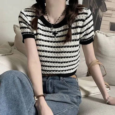 여성 크롭 스타일 얇은 소재 여름 니트 티셔츠