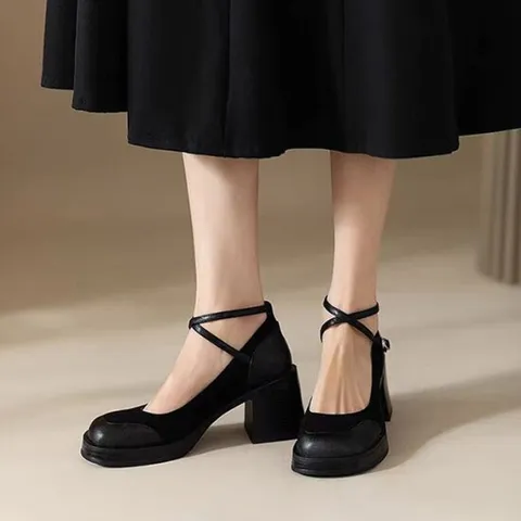 [이쁘다슈즈] 세먼 스웨이드 스트랩 미들힐