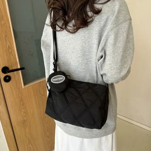 여성 데일리 퀼팅백 원통 미니파우치 패브릭 크로스백