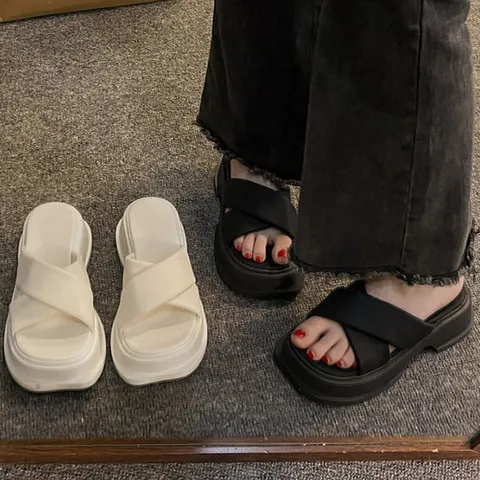 어나더뷰 5cm 볼드 크로스 통굽 슬리퍼 키높이 여름 샌들 1918