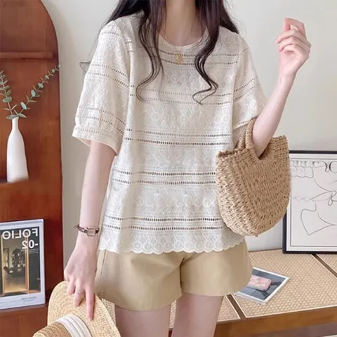 [이쁘다] 챠유 펀칭 아일렛 반팔 블라우스