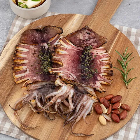 [자연맛남] 쫄깃한 반건조오징어 5마리 550-600g(소스 랜덤발송)