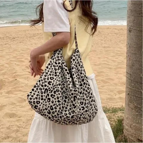 [이거찜] 최신 유행 패턴 백 / 캔버스백/ 천숄더백/ 직장인 / 캐쥬얼 / 손가방 / 가방