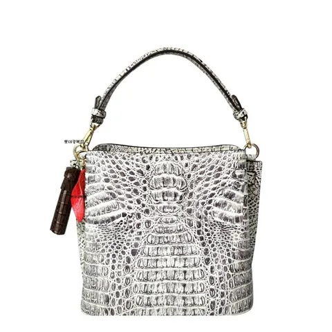 [ 롯데백화점 ][에스콰이아]카이만 악어 핸드백 아이보리 토트 크로스백 ECBSHB030IV