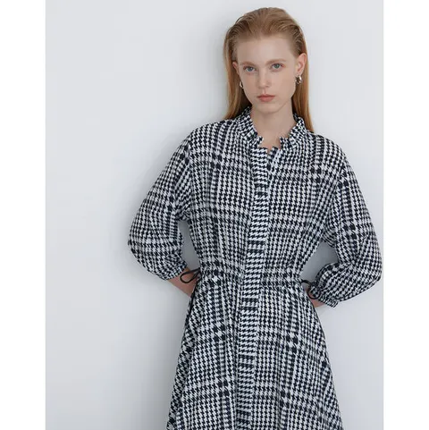 닥스 여성 24FW 클리어런스블랙 하운드투스 패턴 가죽 스트링 원피스 DLDR4C705BK