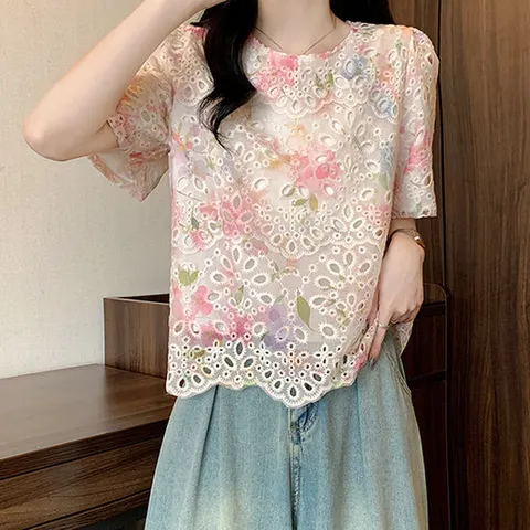 [이쁘다] 타넷 플라워 펀칭 반팔 블라우스