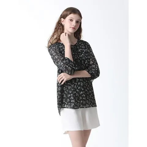 [이앤씨]벨루아체크 새틴 블라우스 (택가격 239000원)