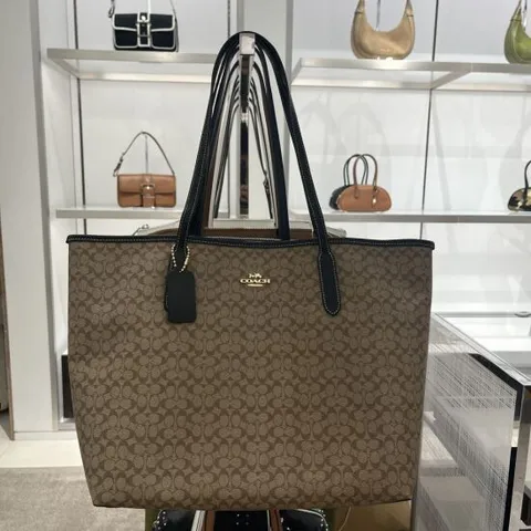 코치 시그니처  토트백  CJ942