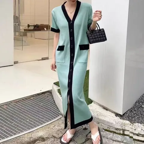 [이쁘다] 배색 반팔 니트 버튼 롱 원피스