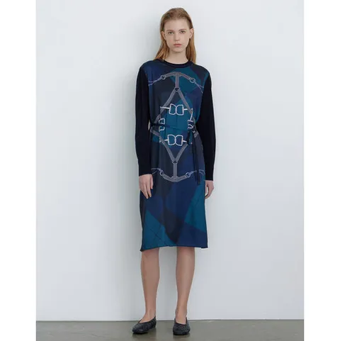 닥스 여성 24FW 가격인하울 네이비 프린트 벨티드 라운드넥 니트 원피스 DLSW4D807N3