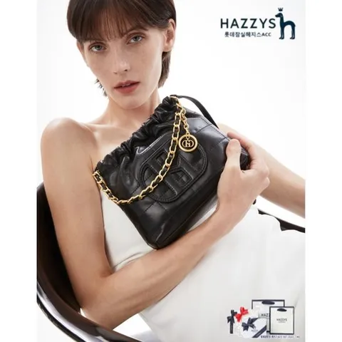 [ 롯데백화점 ][헤지스]HIBA4F553BK_여성 H패치 블랙 레더 퀼팅 체인 미니크로스백