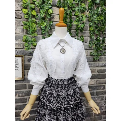 퐁당 / 플라워 자수 레이스 카라 블라우스