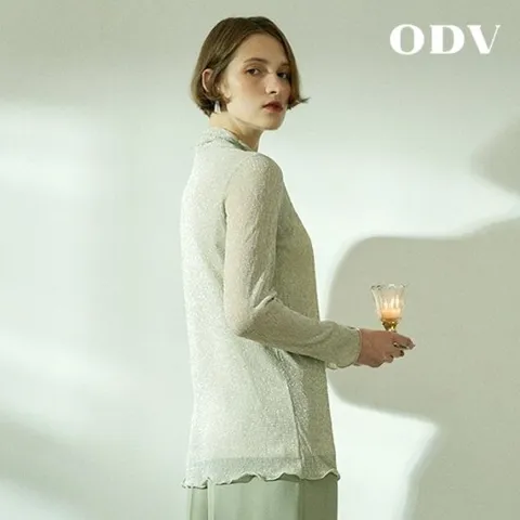 [오디브]플리츠 메탈티블라우스 파스텔베이지