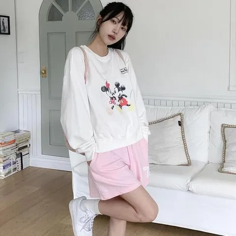 맨투맨 미키 프린팅 라운드넥 주비르